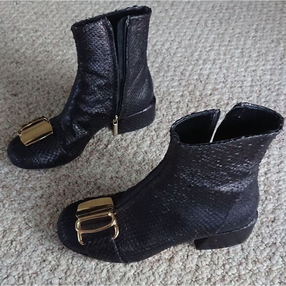 TIBI Wyatt embossed Buckle leather ankle Booties In Black size 5.5 - Picture 3 of 15